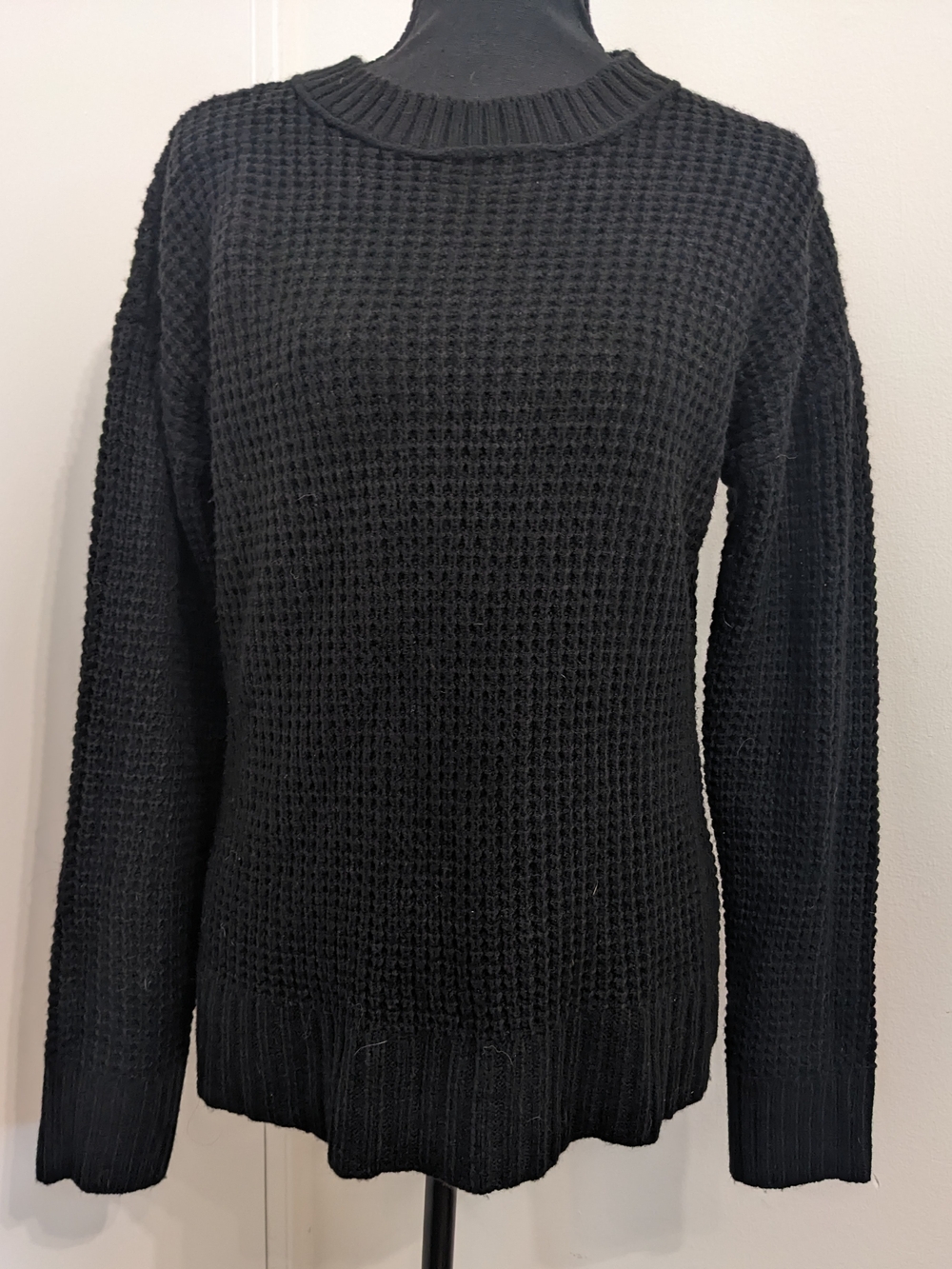 SO Black Waffle Knit Crewneck Sweater - Women's Size Small